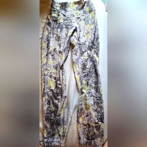 LIKE NEW- Lululemon Wunder Train High- Rise leggings- size 6